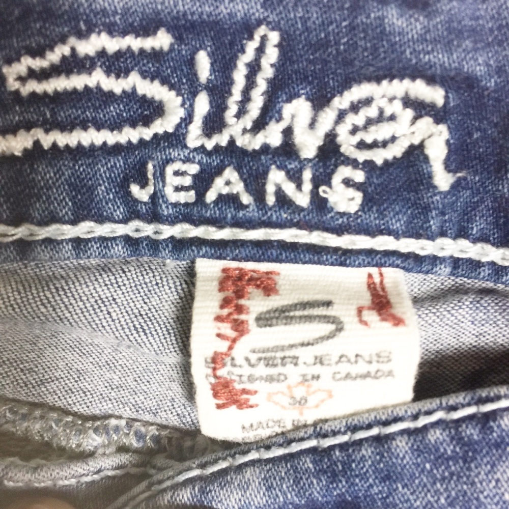 Silver Jeans Pixie Distressed Raw Hem Shorts - image 4